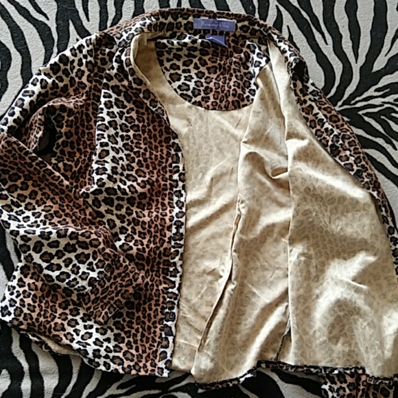 Cheetah Long Sleeve Button Up - Picture 5 of 6